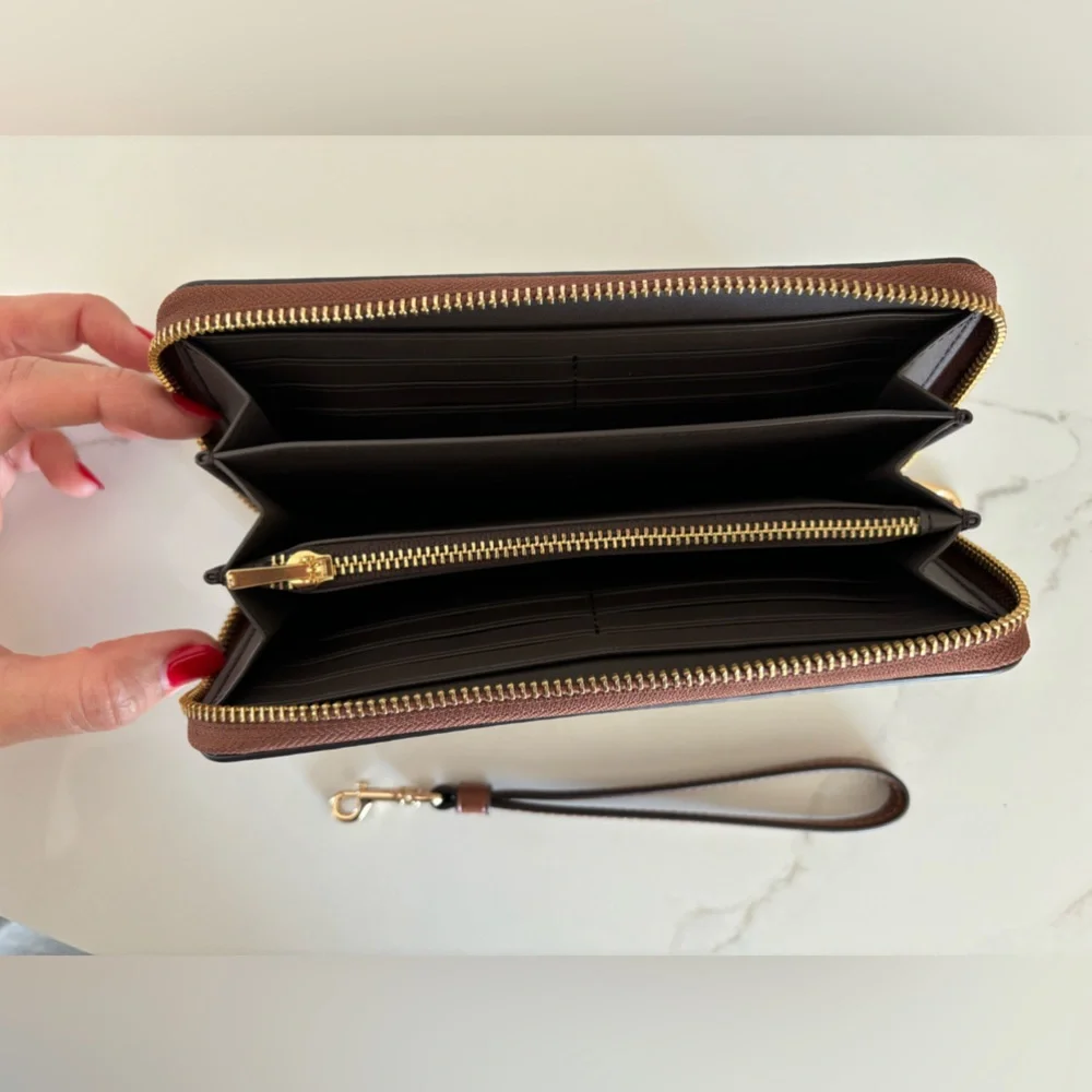 Coach wallet - Picture 2 of 3